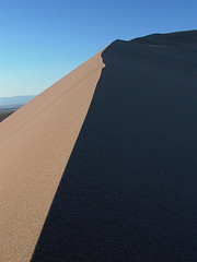 Singing Sand Giant